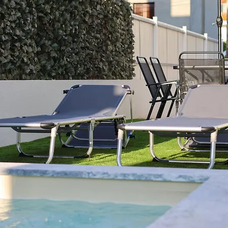 203 Confortavel Em Casa Com Piscina בית אירוח