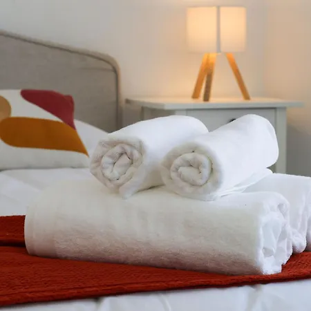 Проживание в семье 203 Confortavel Em Casa Com Piscina *